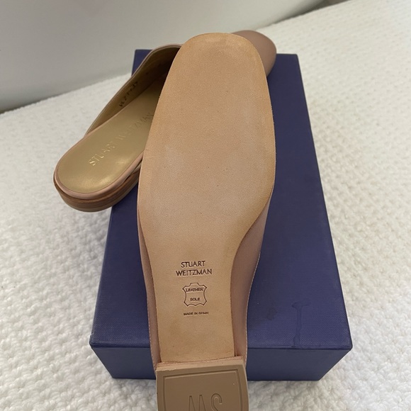 New Stuart Weitzman Mulearky Satin Slip-On
Flat Mule
Size: 5 Stuart Weitzman - Picture 7 of 8
